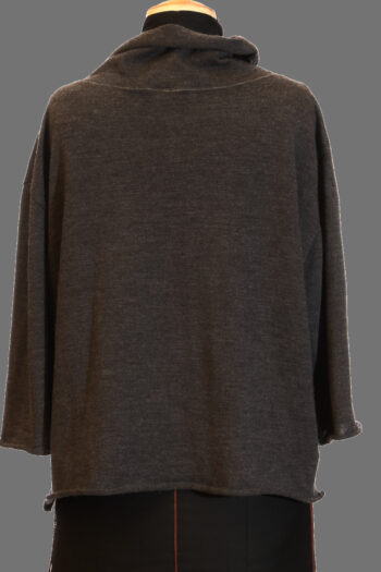 Pullover grau grosser Kragen - Image 3