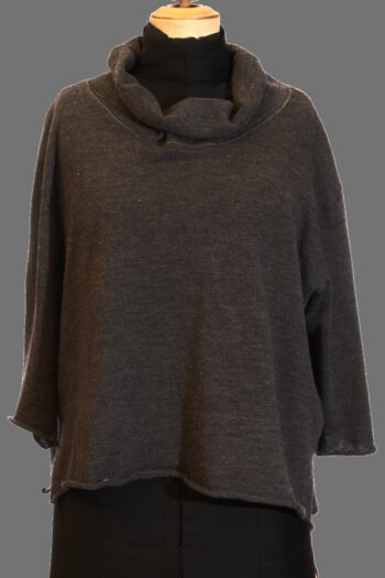 Pullover grau grosser Kragen
