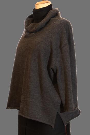Pullover grau grosser Kragen - Image 2